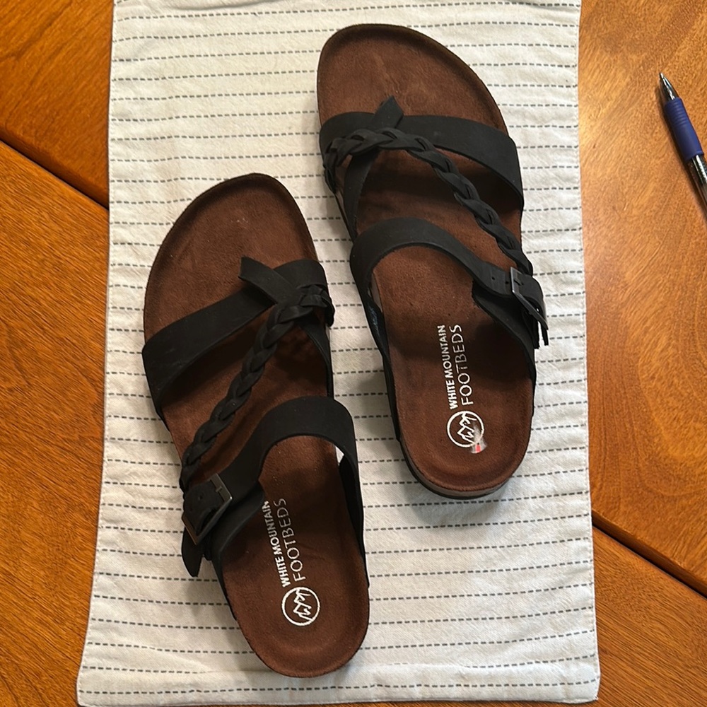 White Mountain Black and Brown Sandals Sz 10. Wide